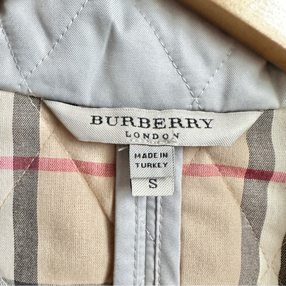 Burberry Quilted Zipped Barn Jacket - Picture 4 of 7